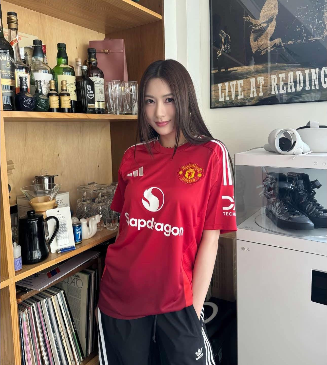 曼聯 24/25 主場 #LE SSERAFIM #APINK