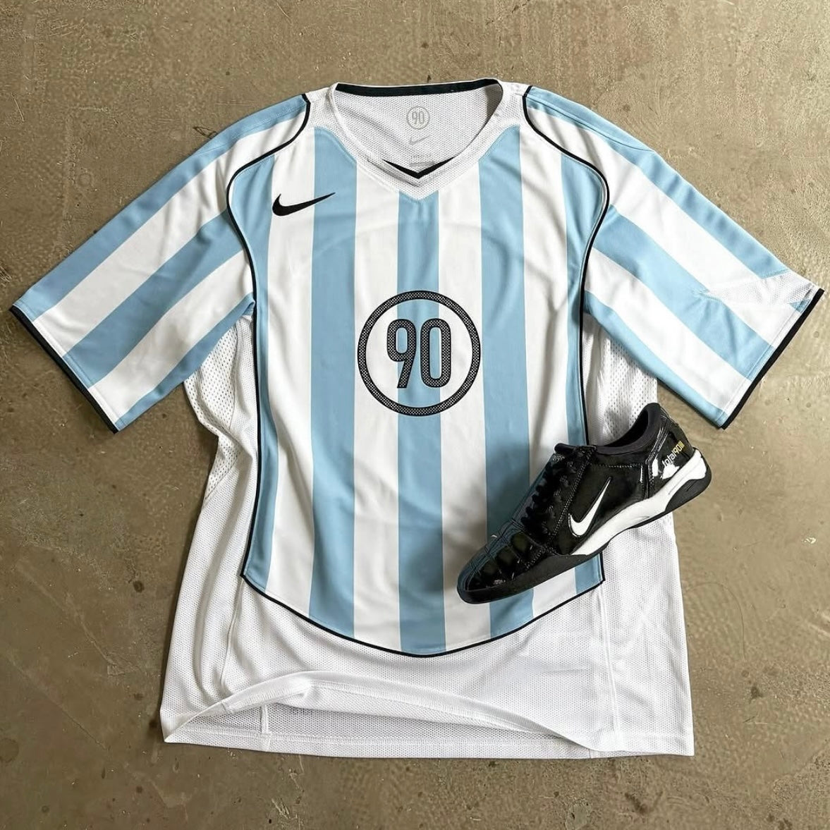 Nike Total 90 - White/Blue Jersey